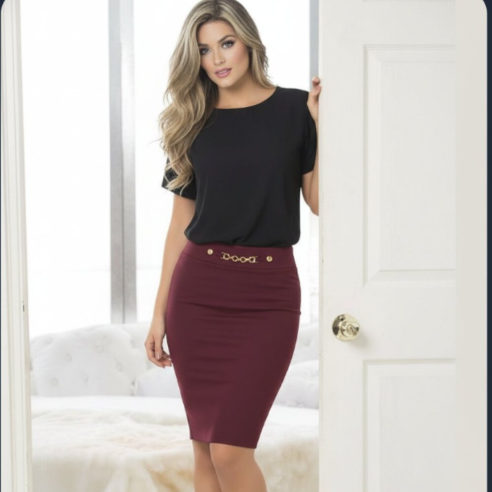 Love Scarlet Knee Length Skirt 💗❤️ Delightful Look